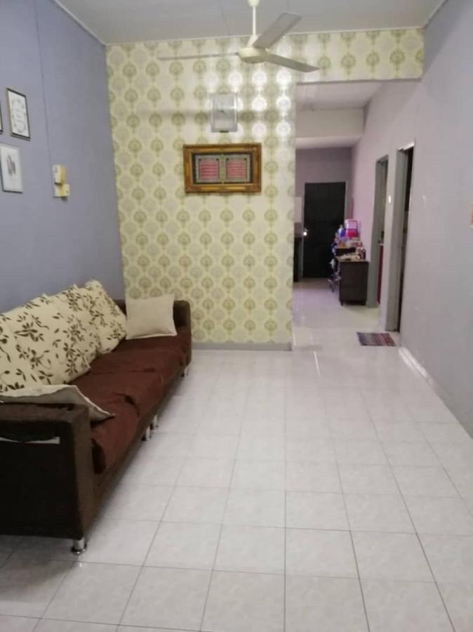 Homestay Perpaduan, Taman Bercham Raya Ulu Kinta Ipoh Perak Kampong Batu Lapan  Экстерьер фото